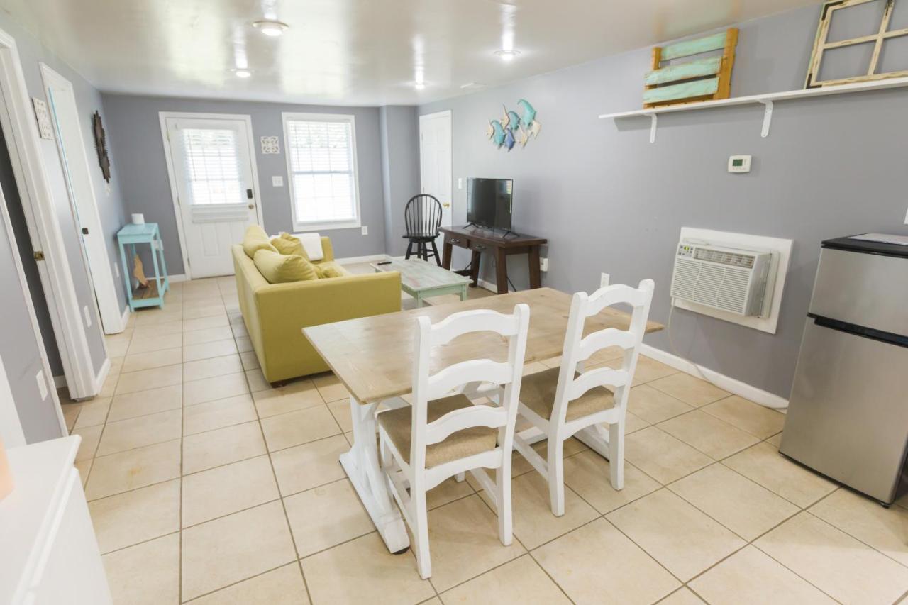 Five Bedroom Home In The Heart Of St Aug Beach Сент-Огастин Экстерьер фото