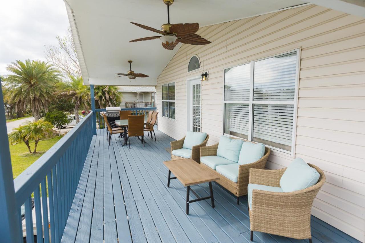 Five Bedroom Home In The Heart Of St Aug Beach Сент-Огастин Экстерьер фото