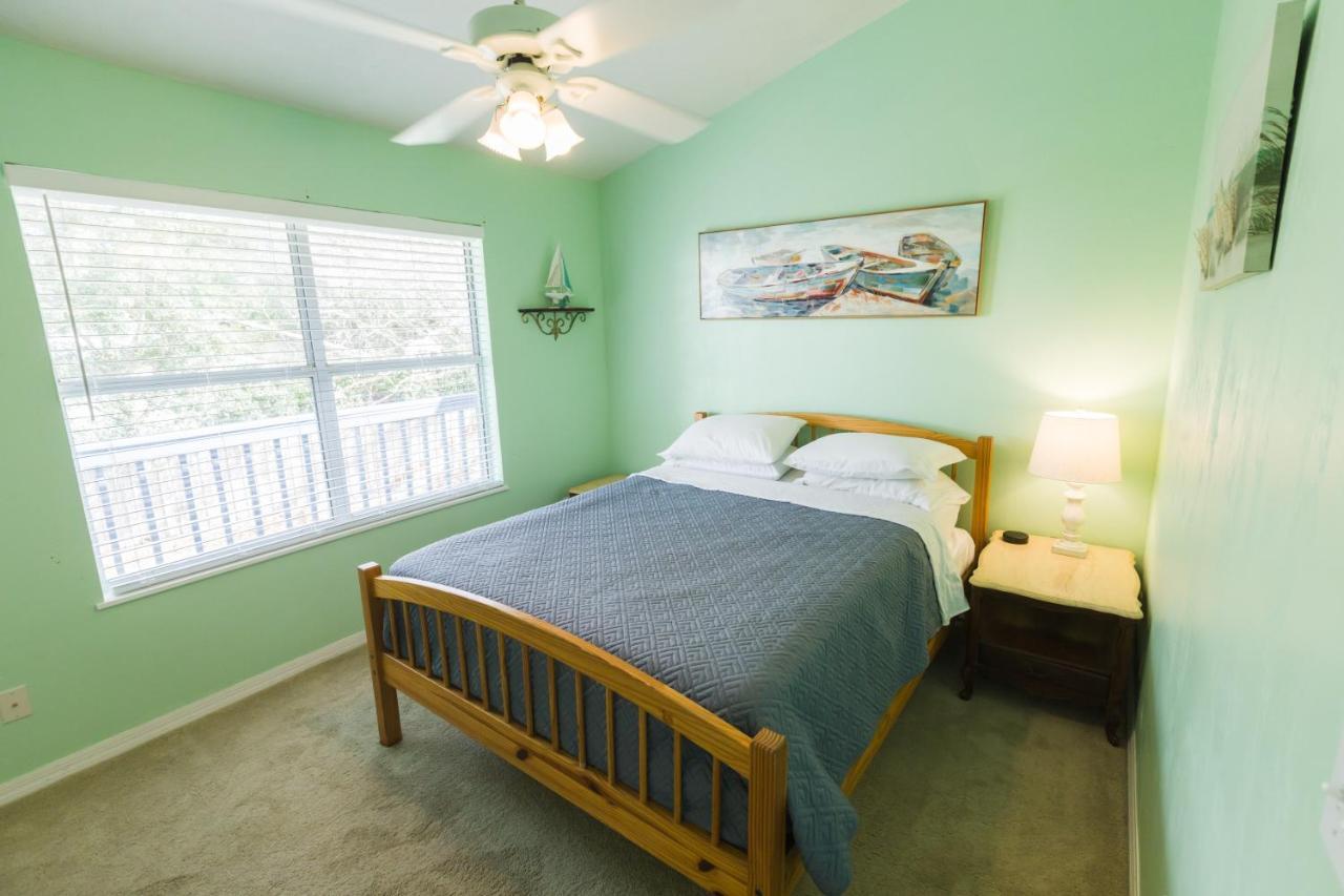 Five Bedroom Home In The Heart Of St Aug Beach Сент-Огастин Экстерьер фото