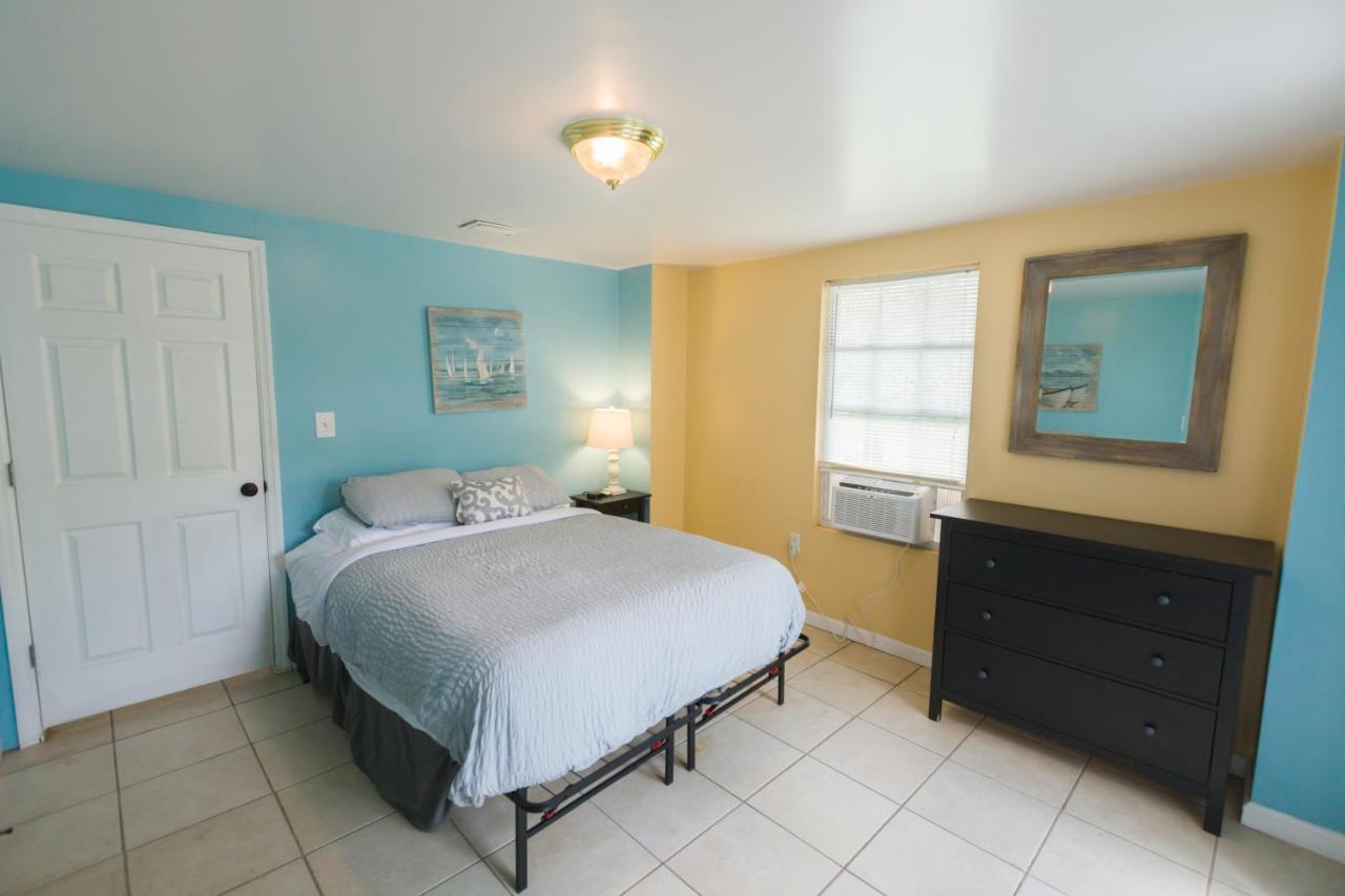 Five Bedroom Home In The Heart Of St Aug Beach Сент-Огастин Экстерьер фото